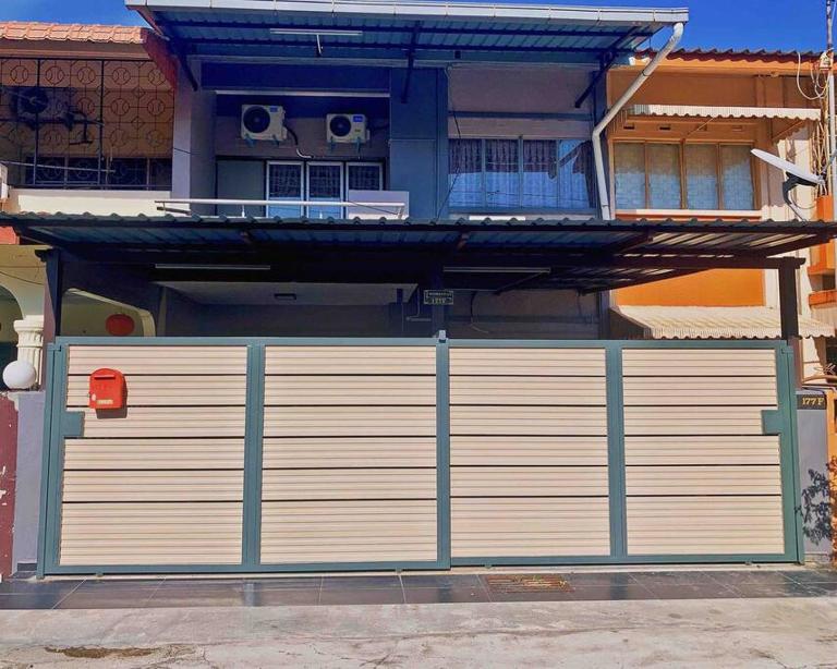 # J Homestay [15PAX -4ROOM-TOWN AREA] - B&B Malacca