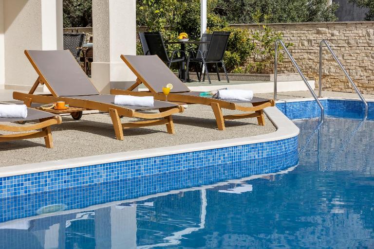 Apartments Lujnovic - B&B Makarska