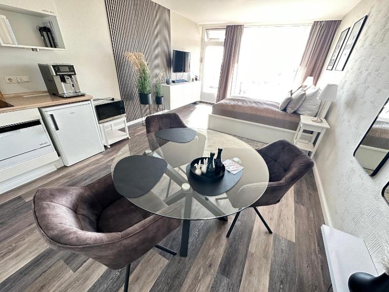 Timmendomizil - schöne Ferienwohnung in bester Lage - Sonnenseite - B&B Timmendorfer Strand