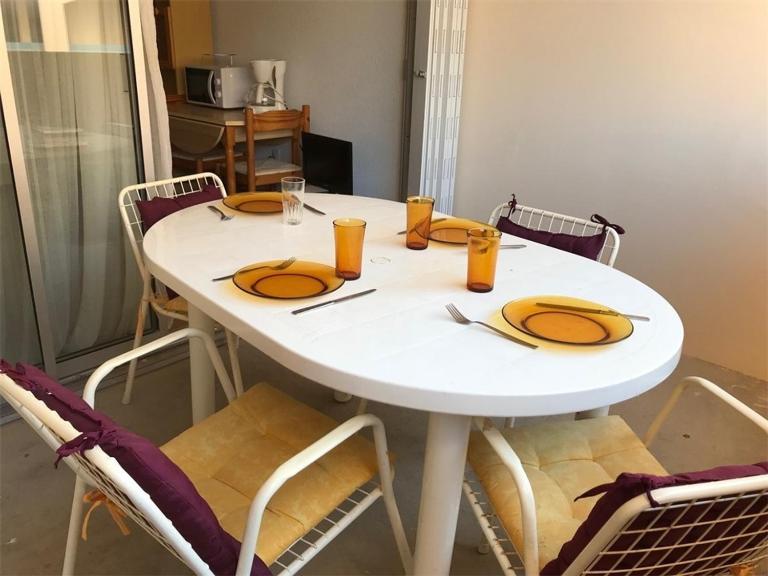 Studio cabine avec piscine, plage à 50m, parking privé, commerces à 400m - FR-1-81-339 - B&B Port Leucate