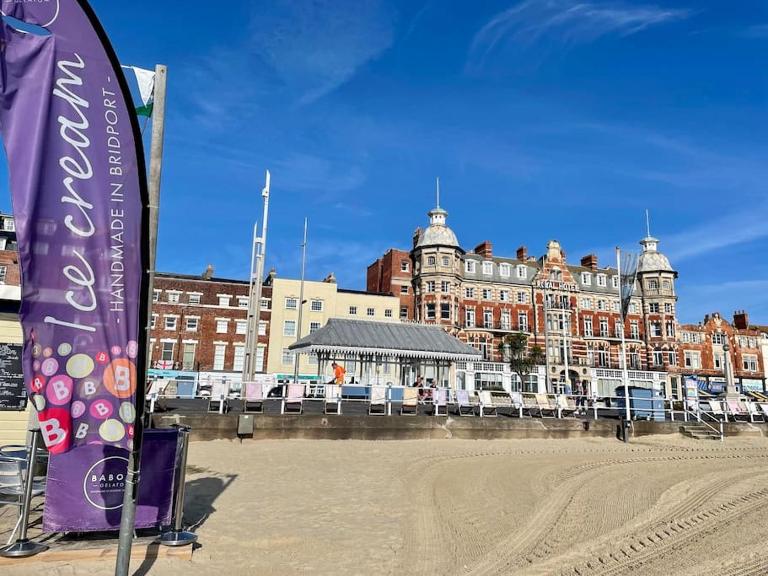 Sandpearl Beachfront Apartment - B&B Weymouth