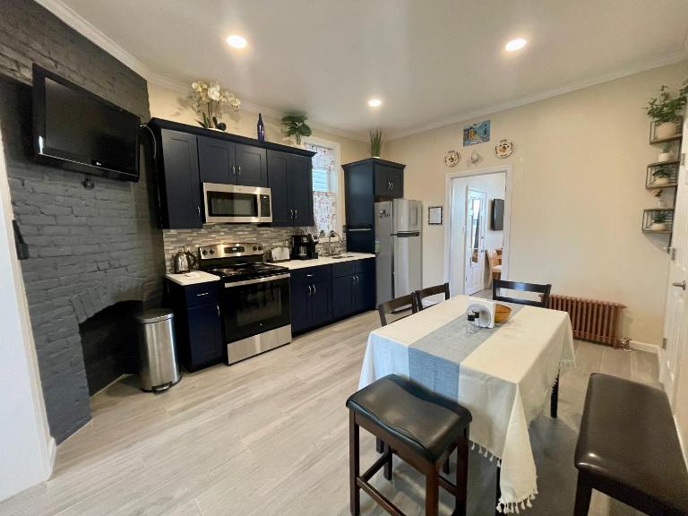 New York City Private Bedroom Near The Free Ferry Boat! - Chambres d'hôtes Stapleton
