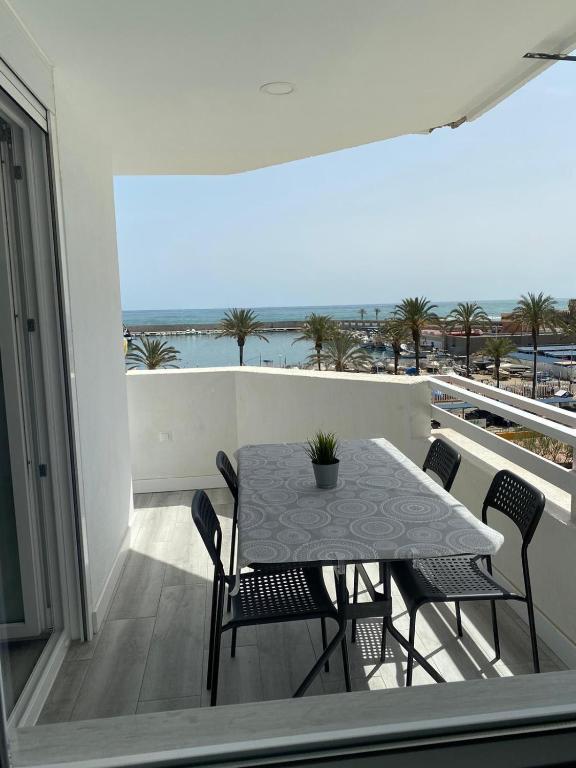 PALM TRUE TOWERS 1, Marina Beach Apartment - Ferienwohnung Fuengirola