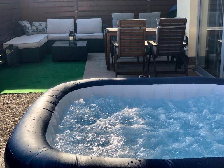 Jenny Apartment with Jacuzzi - B&B Brezovica pri Ljubljani