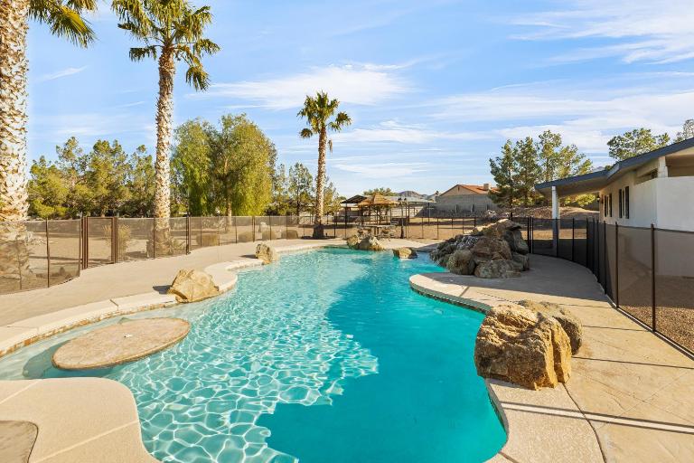 Spacious Desert Getaway! - B&B Henderson