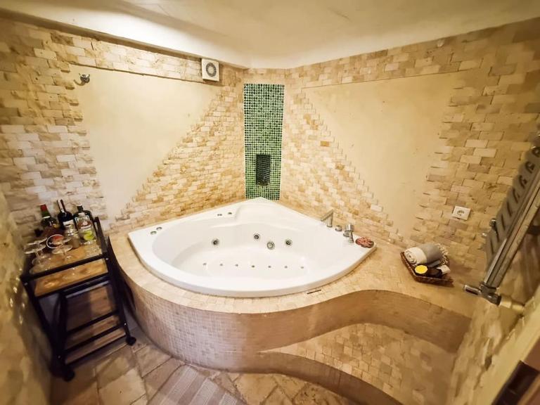 Delux Private Jacuzzi and Sauna Inside the Flat - B&B Estambul