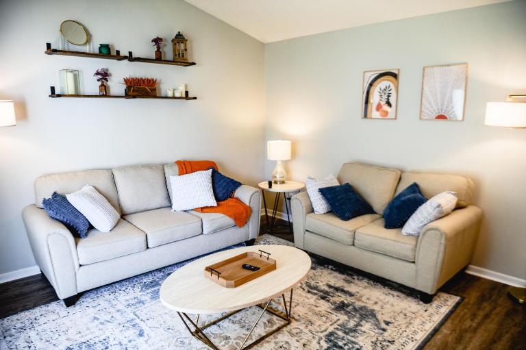Urban Cottage: Homey & Convenient - Ferienwohnung Huntington