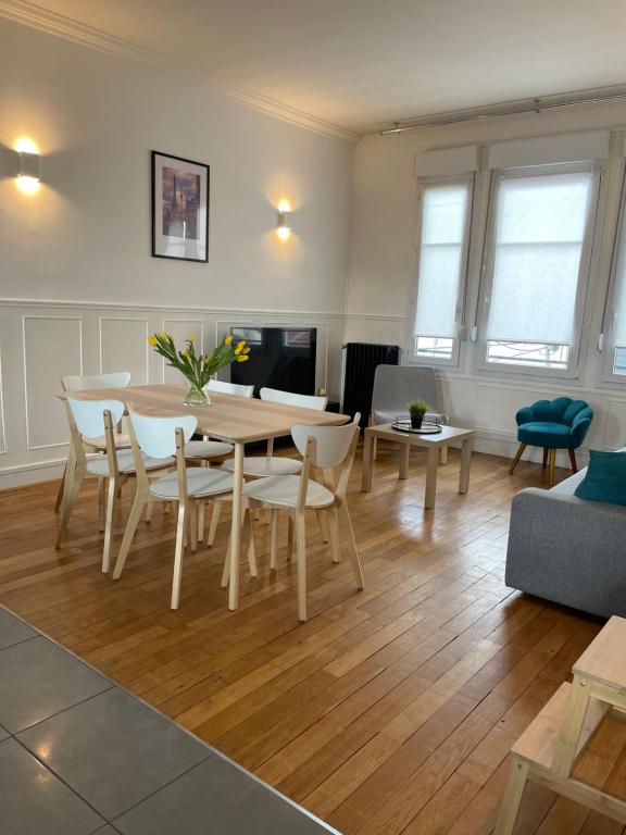 Le cinquante-deux appartement de Charme - B&B Reims