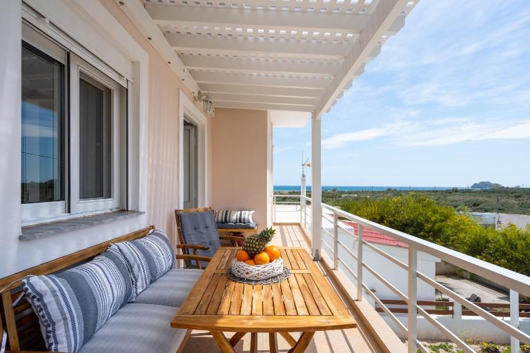 Endless Blue - B&B Xirokampias