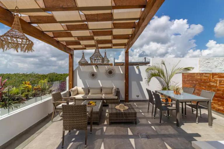AKUTI By SANDY POWERFUL - B&B Tulum