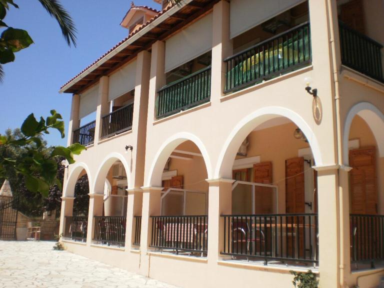 Loukas Inn Family Resort - B&B Koroni