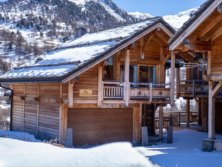 Chalet Mountainside avec sauna et jacuzzi à 200m des pistes - Bed and Breakfast Vars