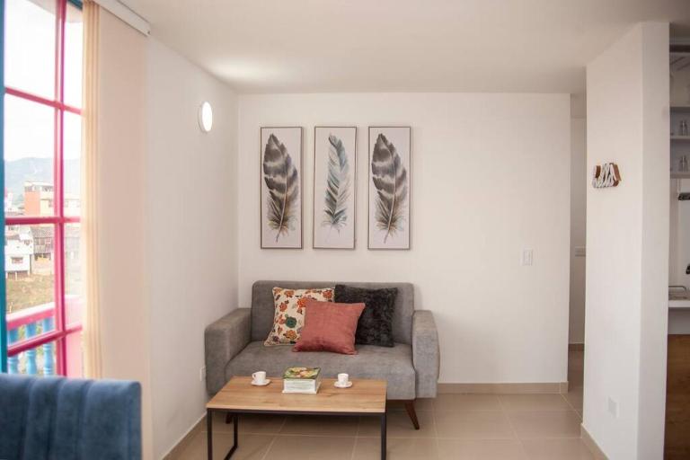 Apartamento amplio cerca al parque Guatape - Pajaros - B&B Guatapé