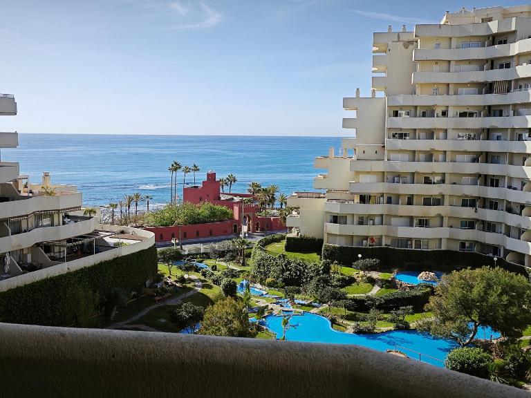 ESTRENO Benalbeach vistas al mar Estudio DELUXE - B&B Benalmádena