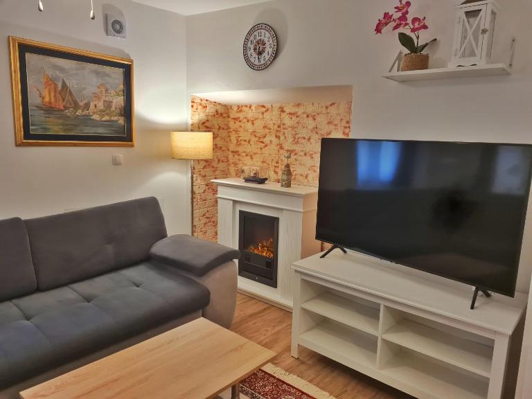 Holiday Place Veli Dvor - Spacious Family House with Private Garden - Old Town Punat - Ferienwohnung Punat