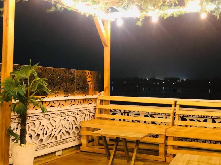 Amazing Waterfront 1-Bed Apt With 24HRS PWR And Starlink SuperFast Speed WiFi - Bed and Breakfast Lagos