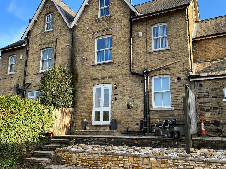 The Ingleside Apartment - Chambres d'hôtes Basingstoke
