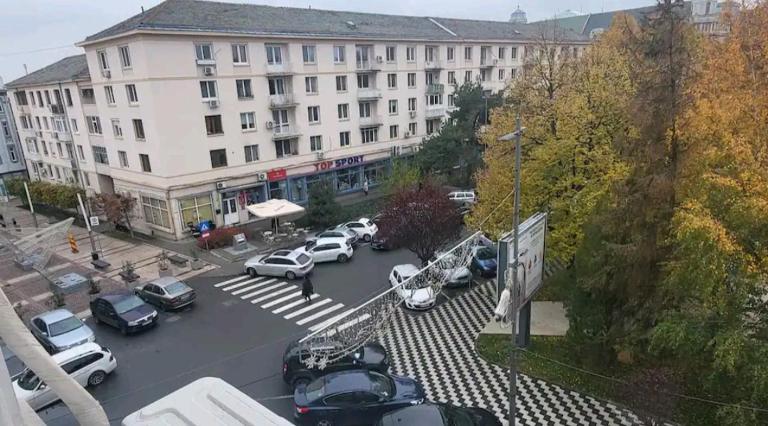 Garsoniera centru vechi English park - B&B Craiova