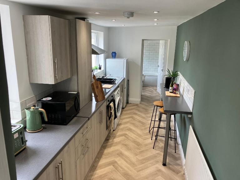 Rose Cottage - City Centre, Hospital CrownWork Studios, Nissan & Stadium of Light - B&B Sunderland