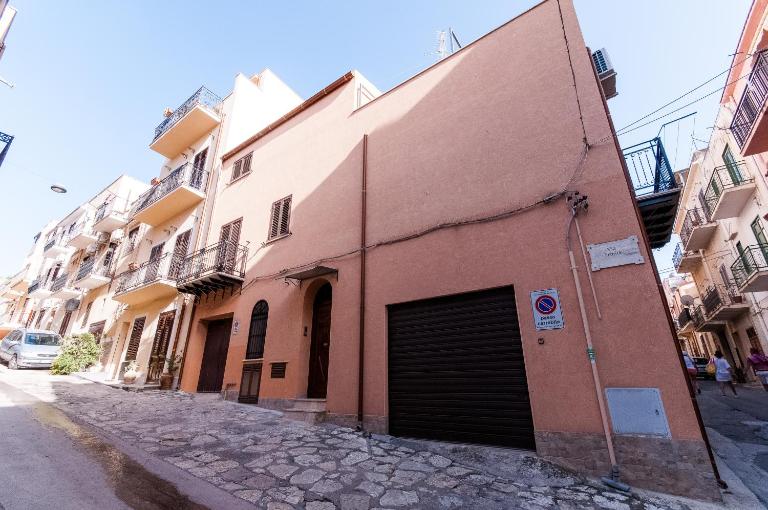 Trinity Apartments - Ferienwohnung Castellammare del Golfo
