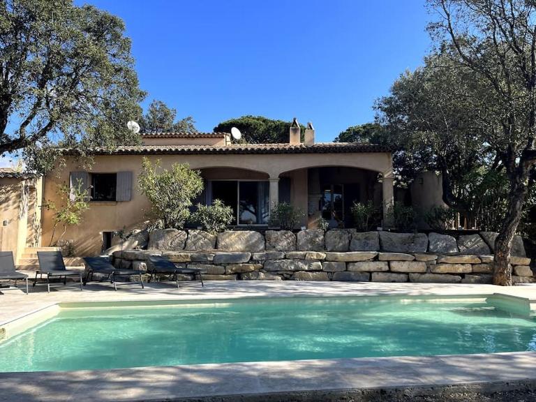 Villa Lou Pantai with New Swimming Pool - Chambres d'hôtes Sainte-Maxime