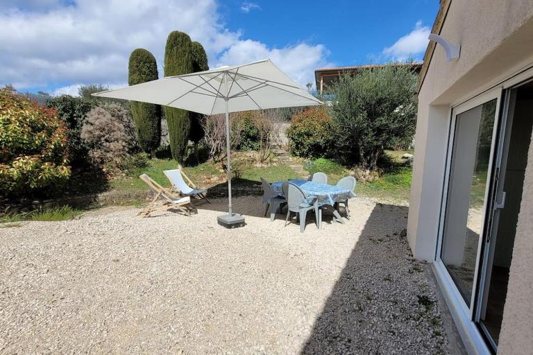 Charmant T2 rénové avec Jardin - Bed and Breakfast Saint-Mathieu-de-Tréviers