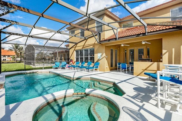 Lakeview 6-Bedroom Retreat with Game Room, Private Pool, Spa & Resort Amenities - Ideal for Families & Groups - B&B Kissimmee