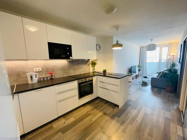 New apt, parking in garage in matador resident - B&B Bratislava
