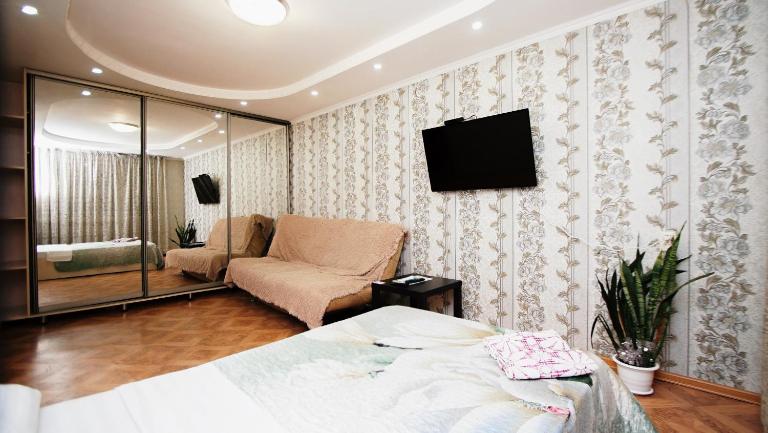 МАРРИОТТ Апартаменты 1-ком в центре - Bed and Breakfast Petropavl