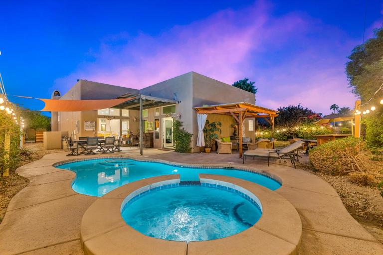 A Royal Oasis in the Desert with pool, spa and Epic Game Room! - Chambres d'hôtes Bermuda Dunes