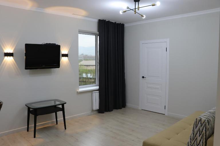 Cozy Modern Auezov City Apt - B&B Almaty