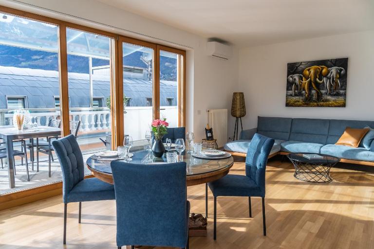 Luxus Penthouse mit Terrasse, Garage, Fahrradraum und Infrarotsauna - B&B Merano