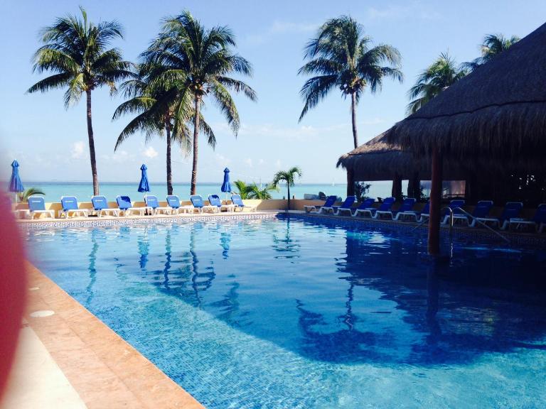 Nautibeach Beach Front Condos in North Beach - B&B Isla Mujeres