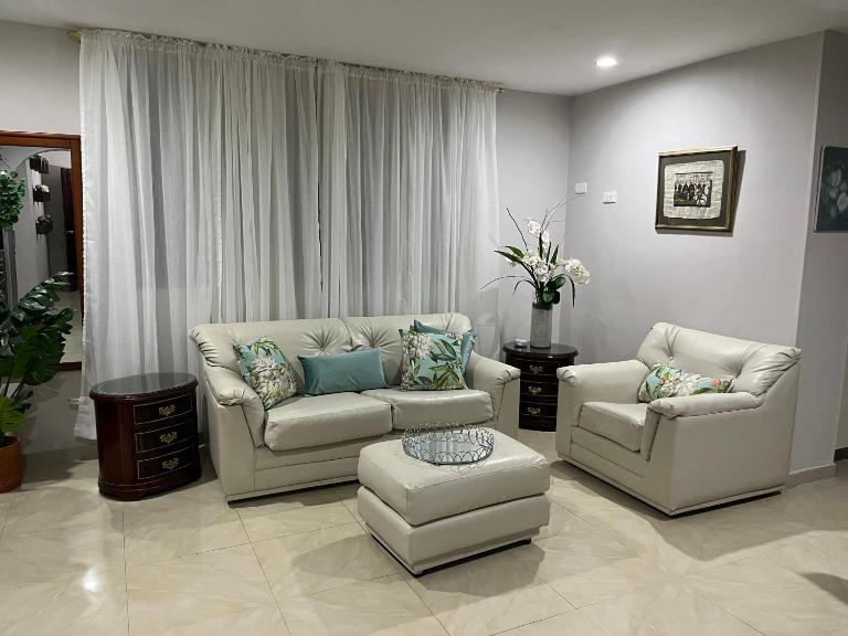 SOL, ARENA, MAR, y PISCINA - B&B Cartagena de Indias