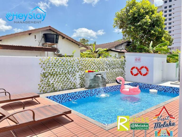 Klebang Villa 17Pax PrivateSwimmingPool TownArea By Heystay Management - Bed and Breakfast Malakka