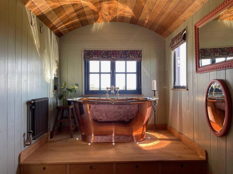 Novelist Shepherd's hut - B&B Beaminster