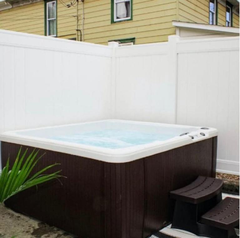 Walk To Parks, Dining & Lake! Game Room! Hot Tub! - B&B Watkins Glen
