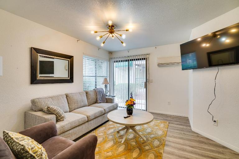 Vacation Rental Near Las Vegas Strip w/ Pool! - B&B Las Vegas