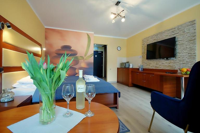Apartamenty w Hotelu by OnHolidayPL, Kołobrzeg, ul Kościuszki 16 - B&B Kołobrzeg