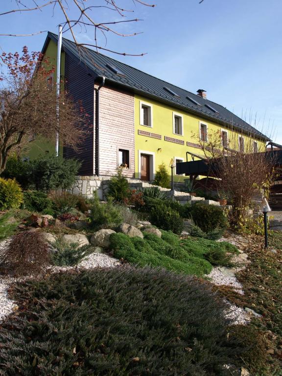 Dom Ogrodnika - B&B Jeżów Sudecki