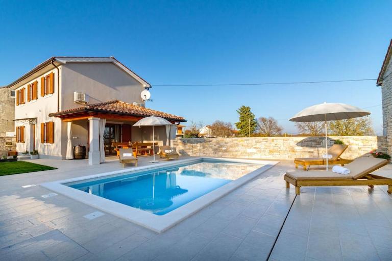 Villa NIMA - Holiday house with private pool - B&B Barbana