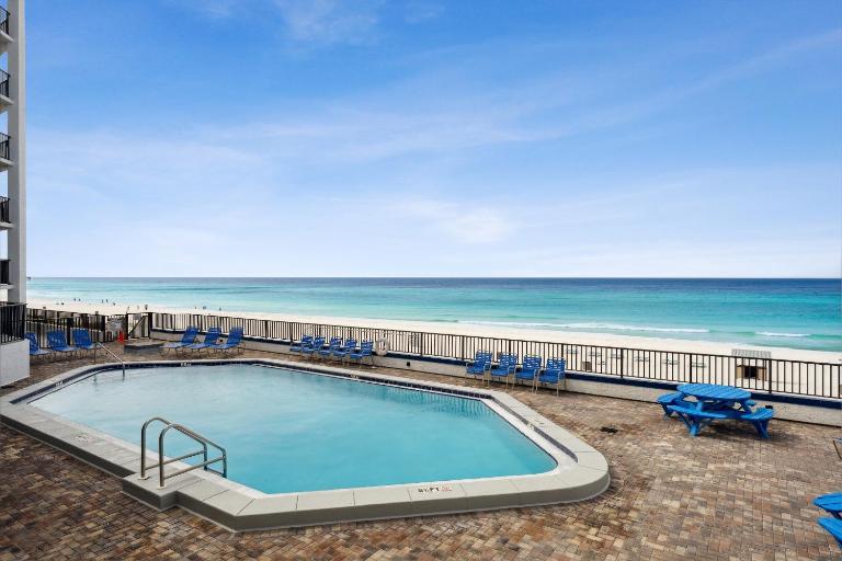 AquaVista Beach Resort by Panhandle Getaways - Chambres d'hôtes Panama City Beach