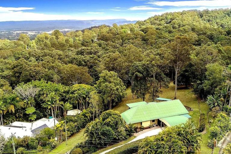 Noosa hinterland acreage close to the beach - B&B Nindaroo