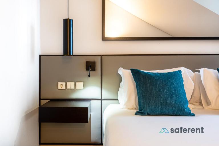 Exclusive Top Floor 2BD by the TimeOut market - Chambres d'hôtes Lisbonne
