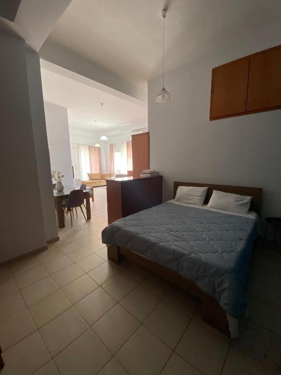 Seaside Studio 1 ( 30 meters from the beach ) - B&B Kalamata