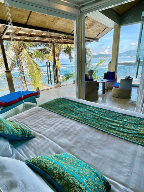 Ocean Suite By A&J - Exceptional Beachfront Apartment - Candidasa - Chambres d'hôtes Candidasa