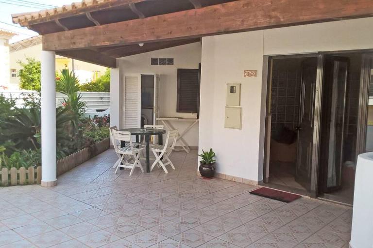 Nice Studio, large terrace - B&B Lagos