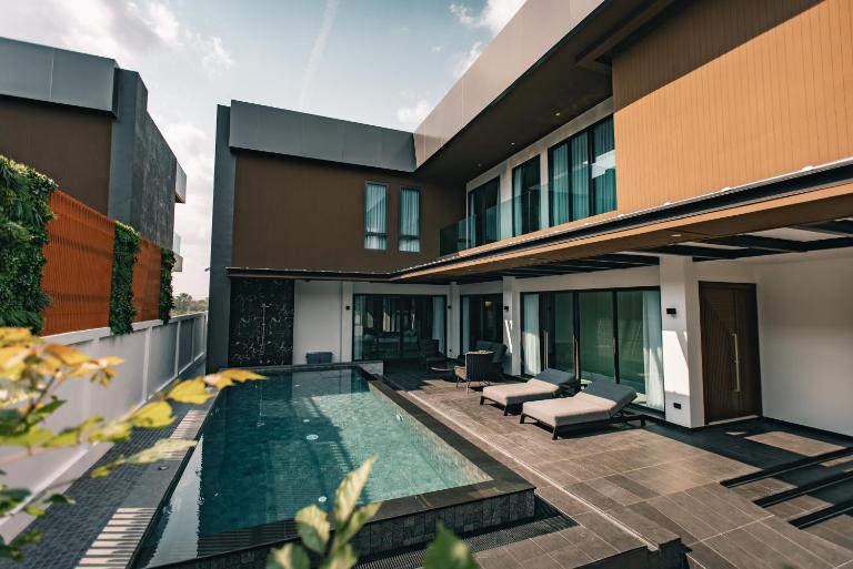 Astro Luxury: Ultra Luxury 4 Beds Pool Villa - B&B Ban Nong Prue