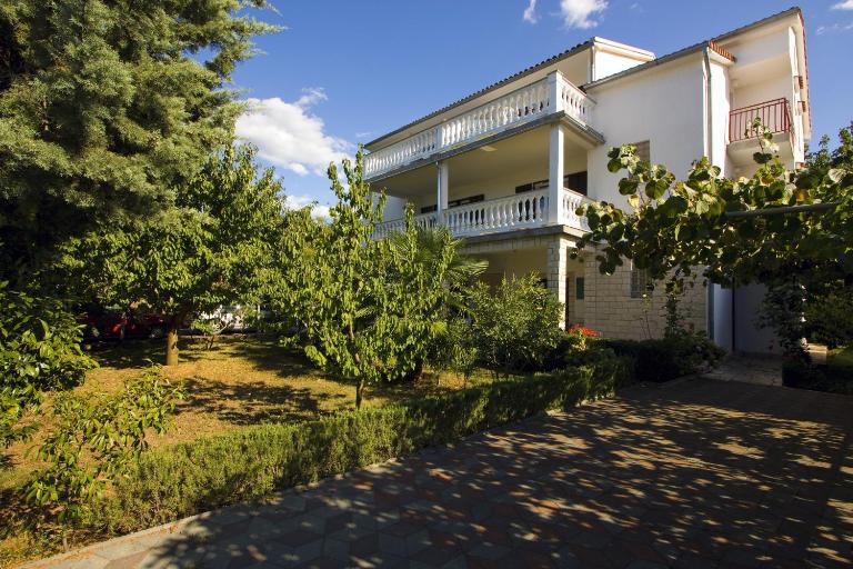 Milka Apartments - Bed and Breakfast Njivice