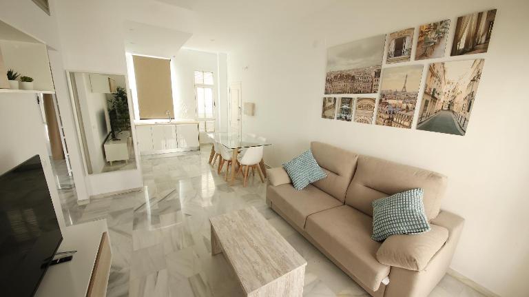 Allo Apartments Larga Hideaway Parking Centro 2 Habitaciones - B&B Jerez de la Frontera